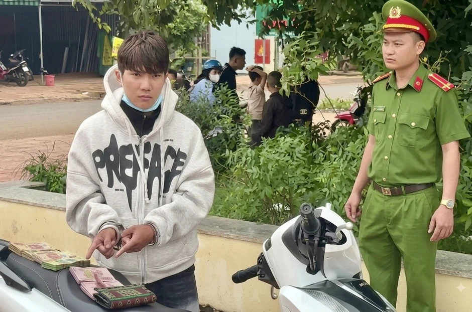 Trà trộn vào đám cưới rồi mở cốp xe trộm tiền Trà trộn vào đám cưới rồi mở cốp xe trộm tiền
