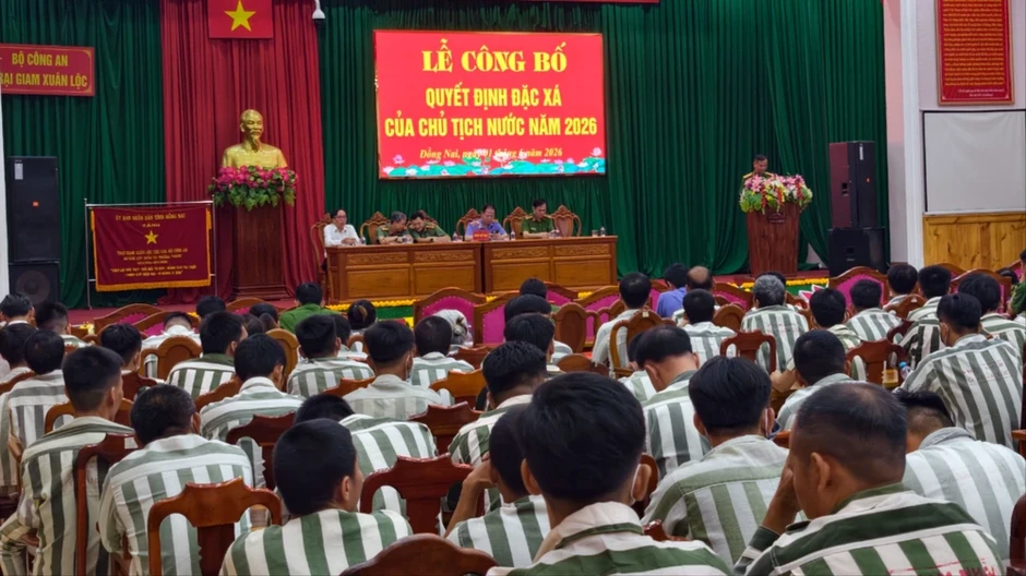 Trại giam Xuân Lộc trao quyết định đặc xá của Chủ tịch nước cho 218 phạm nhân