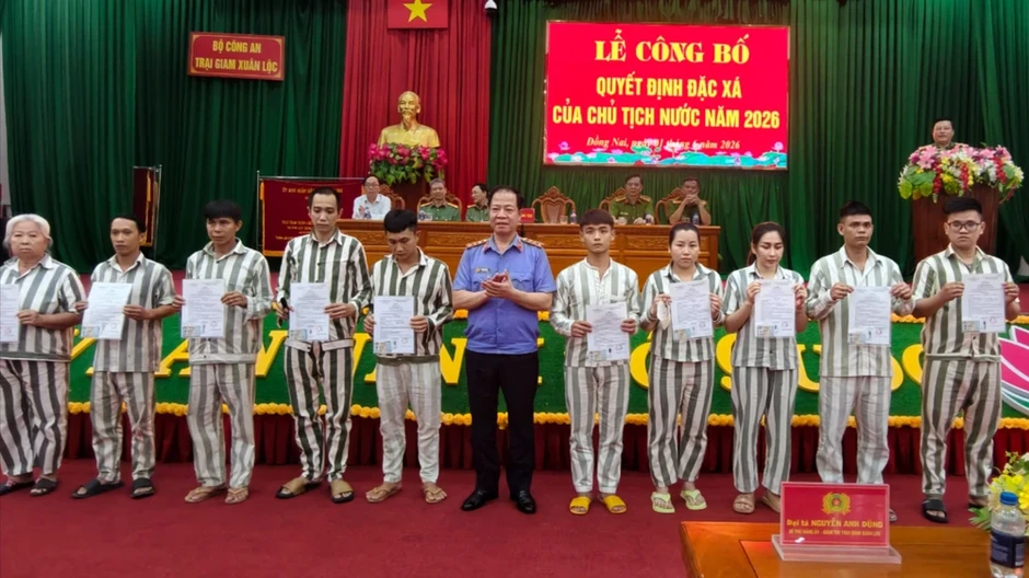 Trại giam Xuân Lộc trao quyết định đặc xá của Chủ tịch nước cho 218 phạm nhân