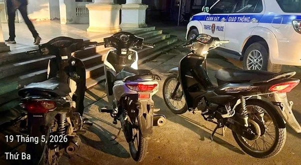 Trắng đêm truy bắt nhóm thanh thiếu niên mang kiếm Nhật náo loạn đường phố Trắng đêm truy bắt nhóm thanh thiếu niên mang kiếm Nhật náo loạn đường phố