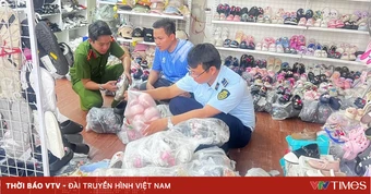 Triệt phá 2 cơ sở kinh doanh hàng giả, thu giữ gần 2.000 sản phẩm vi phạm tại Quảng Trị