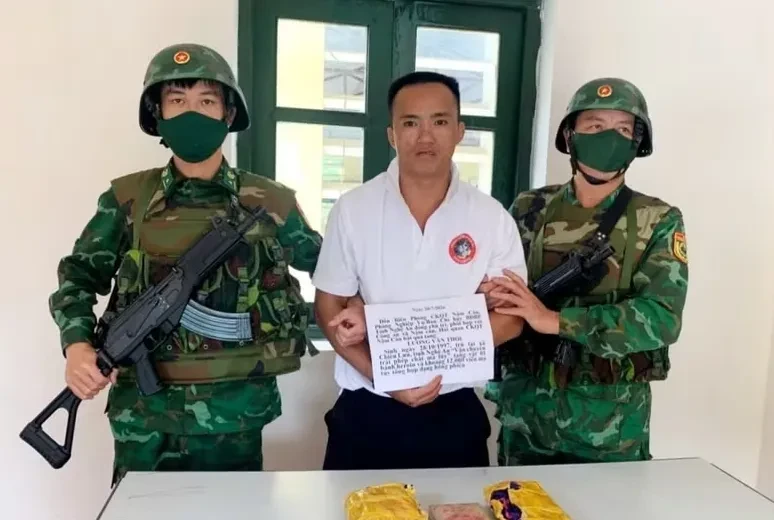 Triệt phá chuyên án ma túy lớn ở Nghệ An, thu giữ hơn 15.000 viên ma túy tổng hợp, 1 bánh heroin Triệt phá chuyên án ma túy lớn ở Nghệ An, thu giữ hơn 15.000 viên ma túy tổng hợp, 1 bánh heroin