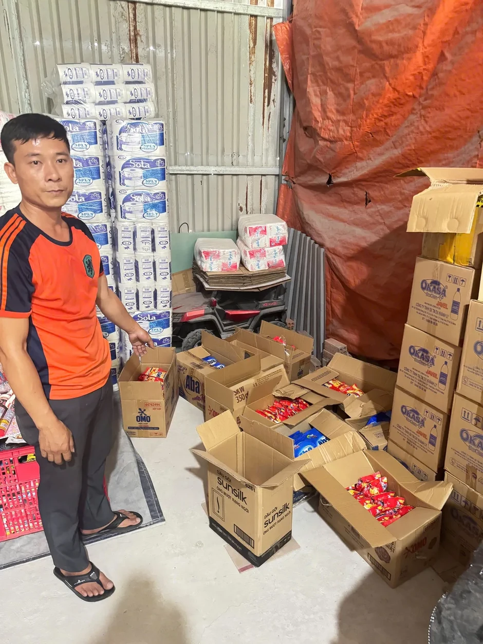 Triệt phá đường dây bột ngọt, hạt nêm giả quy mô lớn ở TP Hồ Chí Minh, khởi tố 5 bị can Triệt phá đường dây bột ngọt, hạt nêm giả quy mô lớn ở TP Hồ Chí Minh, khởi tố 5 bị can