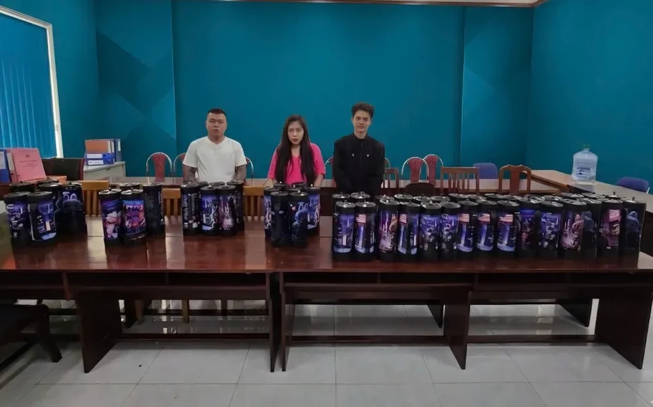 Triệt phá đường dây buôn bán “khí cười” quy mô lớn ở TPHCM Triệt phá đường dây buôn bán “khí cười” quy mô lớn ở TPHCM