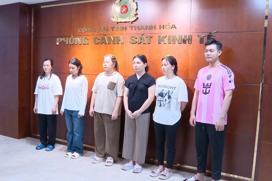Triệt phá đường dây buôn lậu 200kg vàng gần 1.000 tỷ đồng Triệt phá đường dây buôn lậu 200kg vàng gần 1.000 tỷ đồng