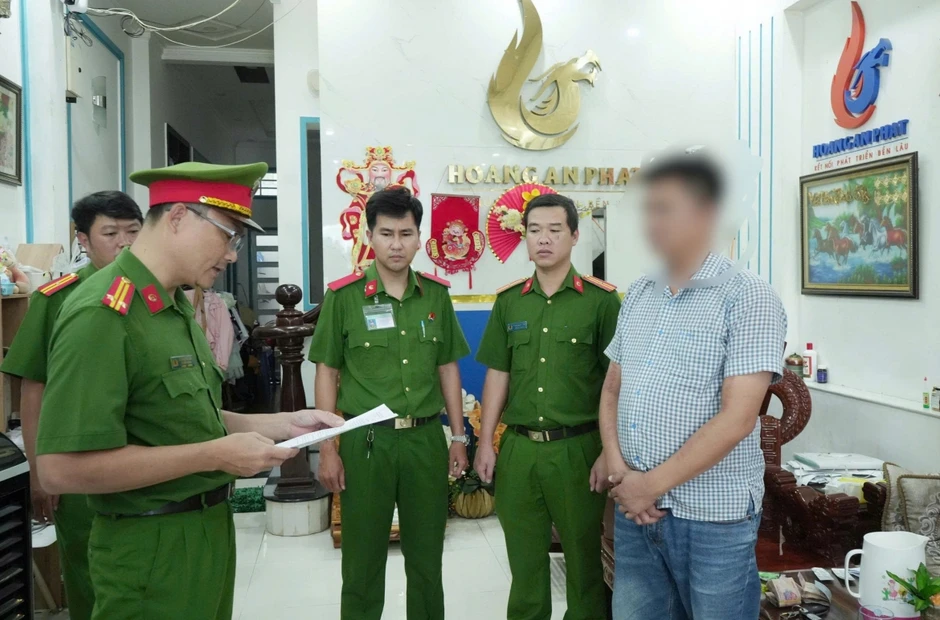 Triệt phá đường dây buôn lậu dầu từ nước ngoài vào Việt Nam
