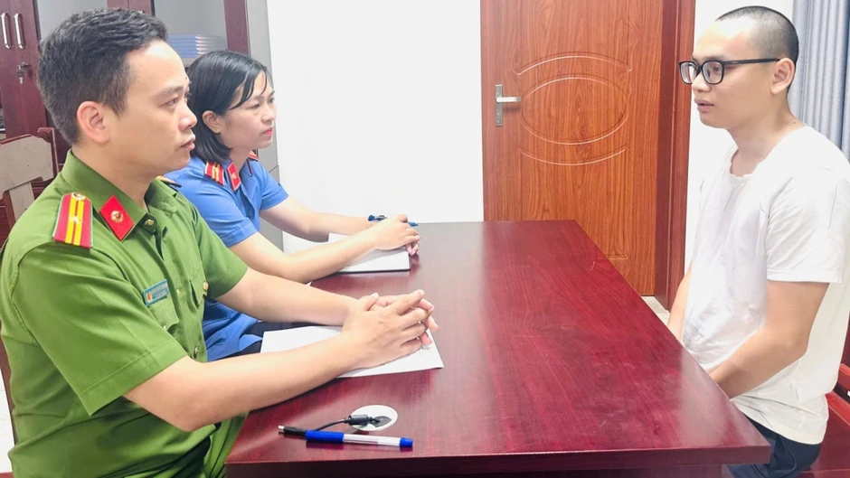 Triệt phá đường dây buôn lậu mua bán xe điện ba bánh xuyên biên giới Triệt phá đường dây buôn lậu mua bán xe điện ba bánh xuyên biên giới