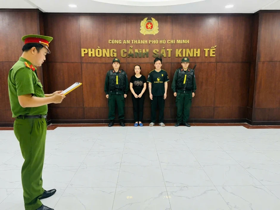 Triệt phá đường dây buôn lậu vàng hàng chục tỉ từ Campuchia về TP.HCM Triệt phá đường dây buôn lậu vàng hàng chục tỉ từ Campuchia về TP.HCM