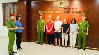 Triệt phá đường dây buôn lậu xe điện ba bánh xuyên biên giới