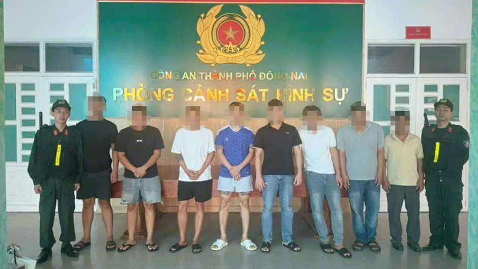 Triệt phá đường dây cá độ bóng đá hơn 70 tỷ đồng mỗi tháng Triệt phá đường dây cá độ bóng đá hơn 70 tỷ đồng mỗi tháng