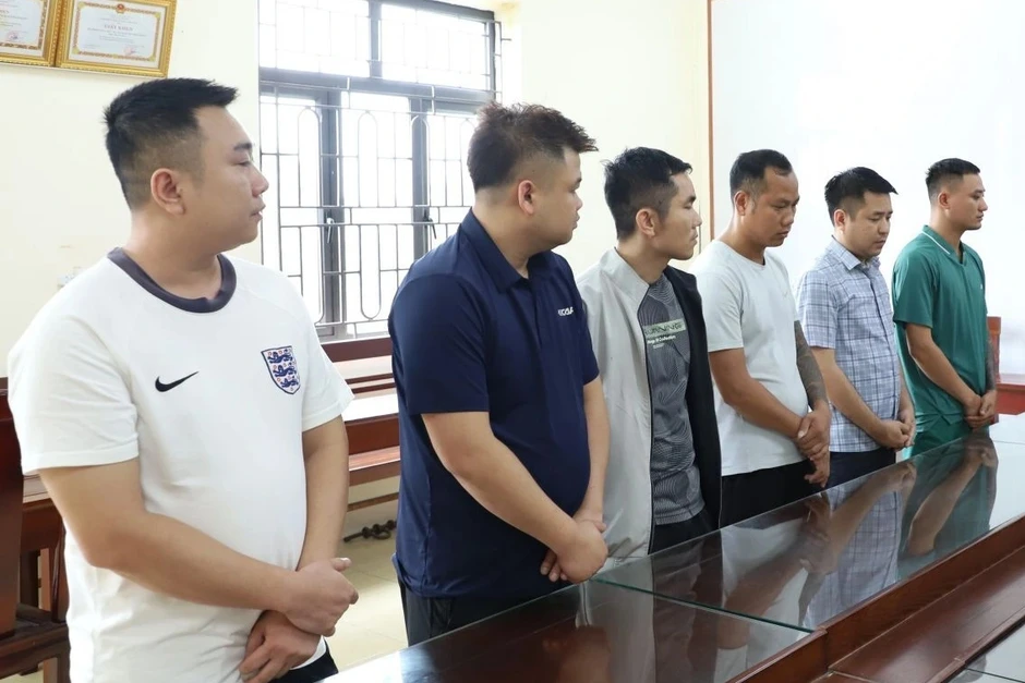 Triệt phá đường dây cá độ bóng đá hơn 900 tỷ đồng, tạm giữ 6 đối tượng Triệt phá đường dây cá độ bóng đá hơn 900 tỷ đồng, tạm giữ 6 đối tượng