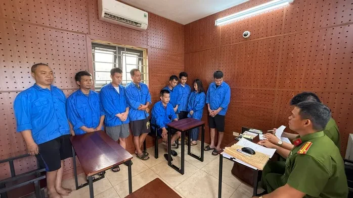 Triệt phá đường dây cá độ bóng đá liên tỉnh hơn 10 tỷ đồng, bắt 9 đối tượng Triệt phá đường dây cá độ bóng đá liên tỉnh hơn 10 tỷ đồng, bắt 9 đối tượng