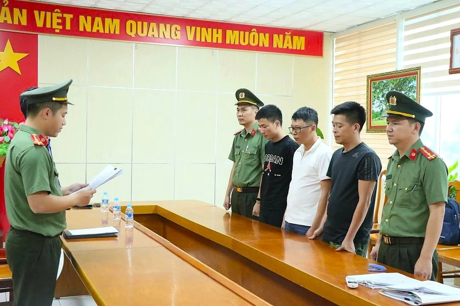 Triệt phá đường dây chế tạo, mua bán trái phép vũ khí quân dụng quy mô lớn Triệt phá đường dây chế tạo, mua bán trái phép vũ khí quân dụng quy mô lớn