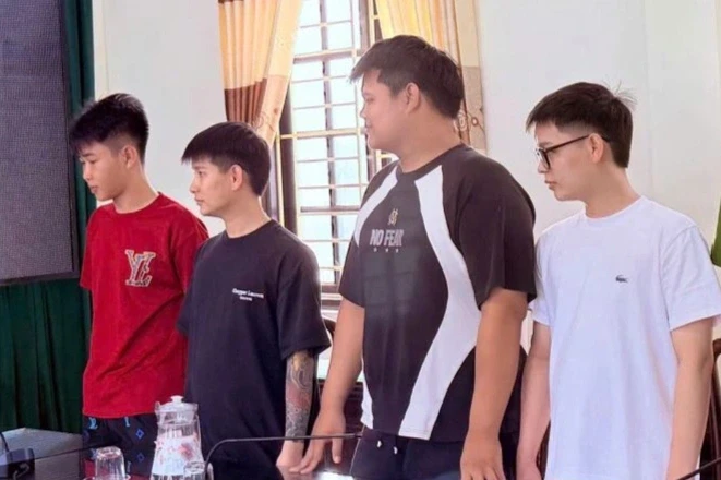 Triệt phá đường dây dụ học sinh THPT bán tài khoản ngân hàng Triệt phá đường dây dụ học sinh THPT bán tài khoản ngân hàng