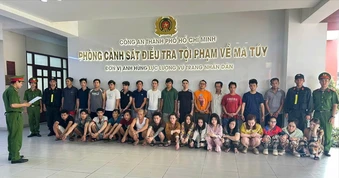 Triệt phá đường dây đưa ma túy từ Campuchia về TP.HCM, bắt giữ 26 người