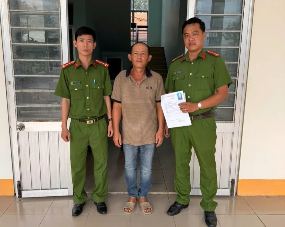 Triệt phá đường dây làm giả bột ngọt, hạt nêm nhãn hiệu nổi tiếng ở Tây Ninh Triệt phá đường dây làm giả bột ngọt, hạt nêm nhãn hiệu nổi tiếng ở Tây Ninh