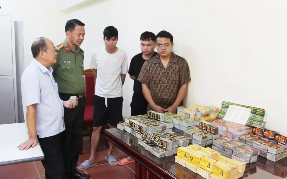Triệt phá đường dây livestream vé cào trúng thưởng, lừa đảo hơn 600 triệu đồng Triệt phá đường dây livestream vé cào trúng thưởng, lừa đảo hơn 600 triệu đồng