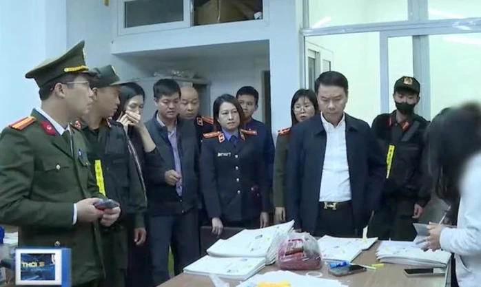Triệt phá đường dây lừa đảo cấp chứng chỉ tiếng Anh cho hàng chục ngàn người Triệt phá đường dây lừa đảo cấp chứng chỉ tiếng Anh cho hàng chục ngàn người