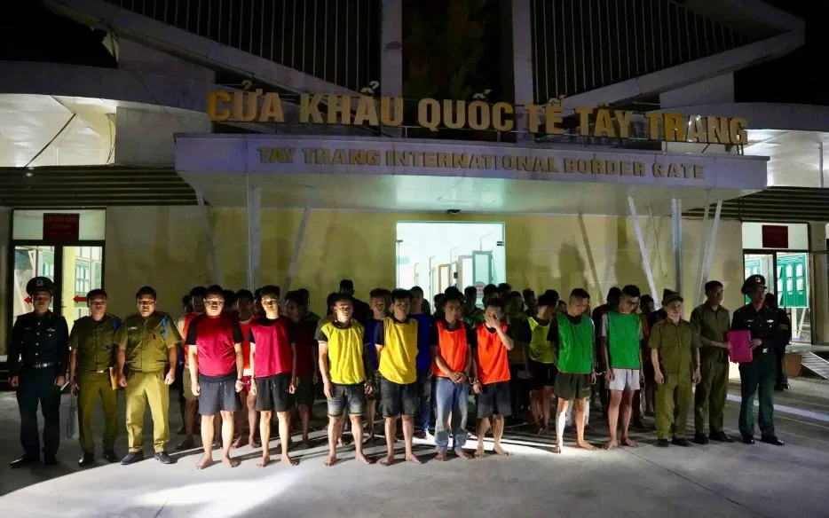 Triệt phá đường dây lừa đảo công nghệ cao 15 tỷ Triệt phá đường dây lừa đảo công nghệ cao 15 tỷ
