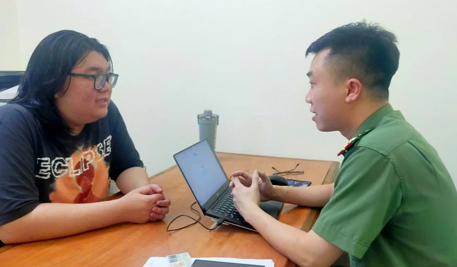 Triệt phá đường dây mua bán hơn 1.000 tài khoản ngân hàng