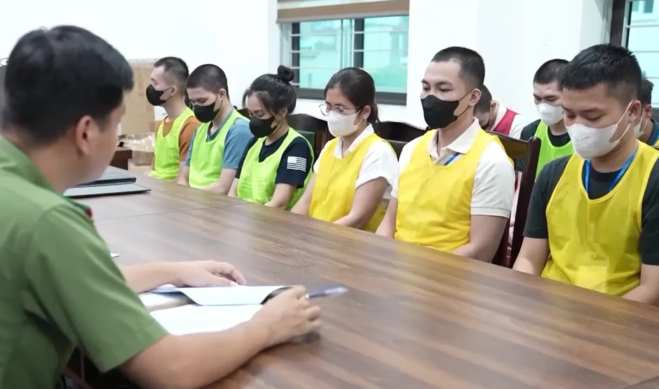 Triệt phá đường dây mua bán hơn 5.000 tài khoản ngân hàng Triệt phá đường dây mua bán hơn 5.000 tài khoản ngân hàng