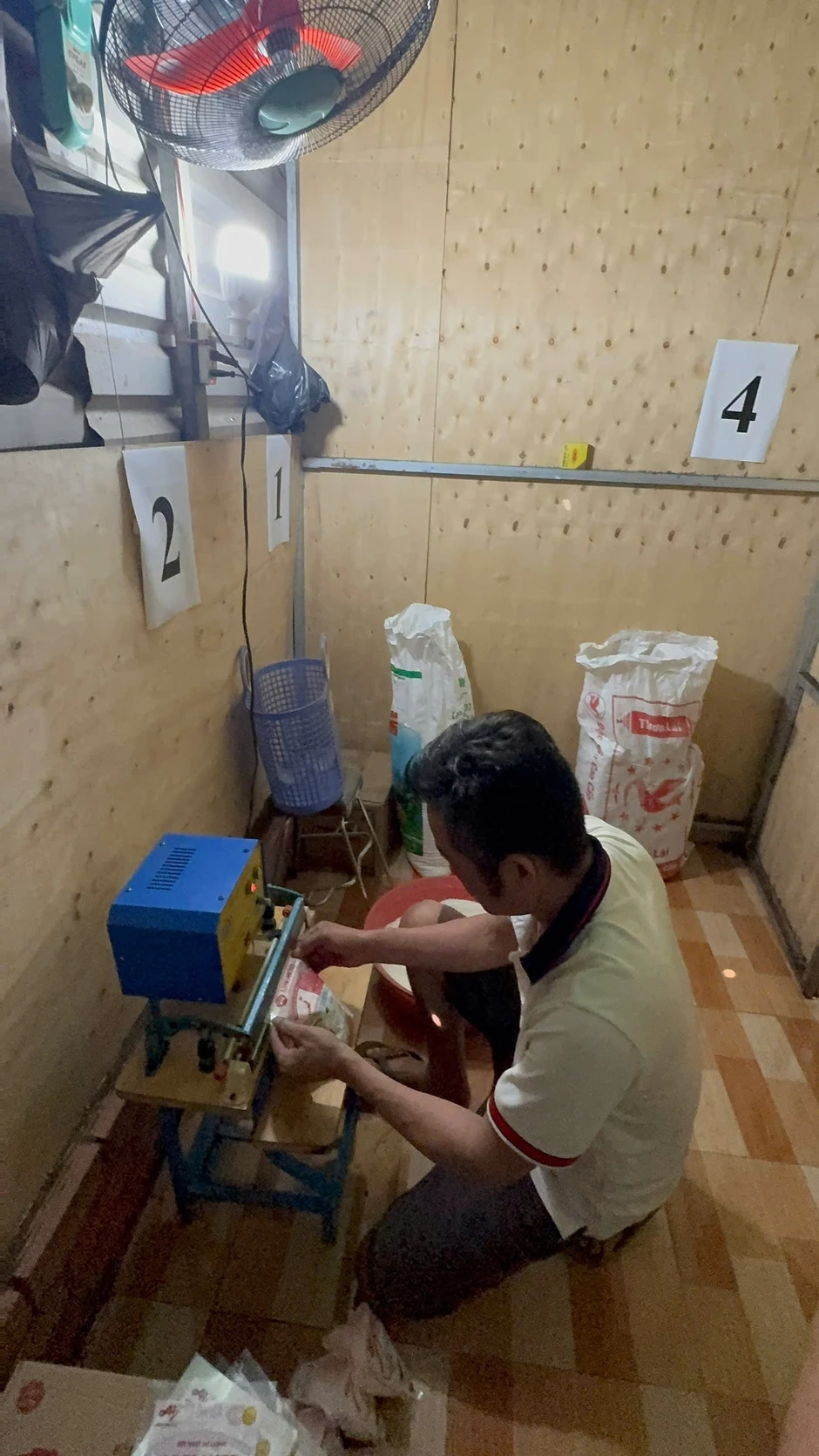 Triệt phá đường dây sản xuất, buôn bán bột ngọt giả nhãn hiệu Ajinomoto quy mô lớn Triệt phá đường dây sản xuất, buôn bán bột ngọt giả nhãn hiệu Ajinomoto quy mô lớn