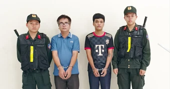 Triệt phá đường dây sản xuất gần 10.000 đôi dép giả nhãn hiệu