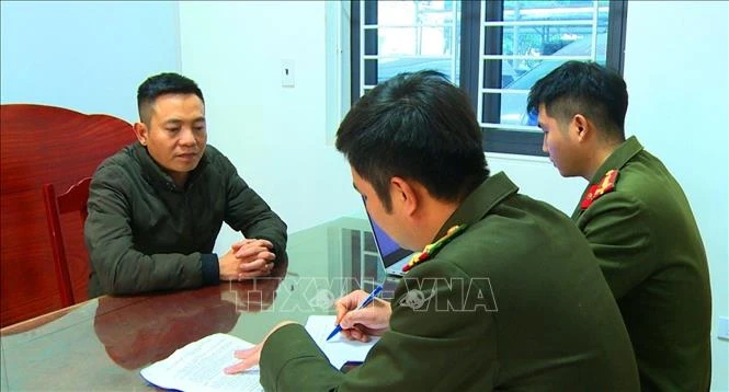 Triệt phá đường dây 'thần y' giả lừa đảo hàng nghìn người trên toàn quốc Triệt phá đường dây 'thần y' giả lừa đảo hàng nghìn người trên toàn quốc