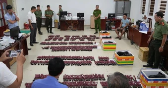 Triệt phá đường dây tội phạm xuyên quốc gia, thu giữ gần 9.300 kíp nổ điện