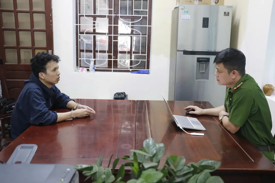Triệt phá ổ nhóm đánh bạc qua website Sunwin và rửa tiền hàng triệu USD Triệt phá ổ nhóm đánh bạc qua website Sunwin và rửa tiền hàng triệu USD