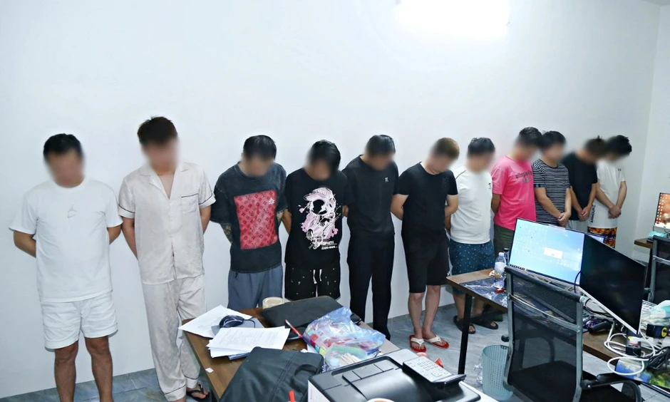 Triệt phá ổ nhóm người Trung Quốc thuê trụ sở ở Bắc Ninh để lừa đảo Triệt phá ổ nhóm người Trung Quốc thuê trụ sở ở Bắc Ninh để lừa đảo