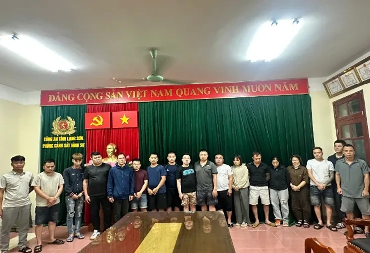 Triệt phá tụ điểm đánh bạc tại khu vực đồi núi hiểm trở ở Lạng Sơn, bắt 18 đối tượng Triệt phá tụ điểm đánh bạc tại khu vực đồi núi hiểm trở ở Lạng Sơn, bắt 18 đối tượng