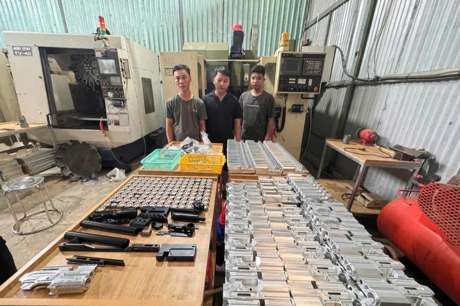 Triệt xóa 2 xưởng sản xuất vũ khí quy mô lớn ở TPHCM và Đồng Nai Triệt xóa 2 xưởng sản xuất vũ khí quy mô lớn ở TPHCM và Đồng Nai