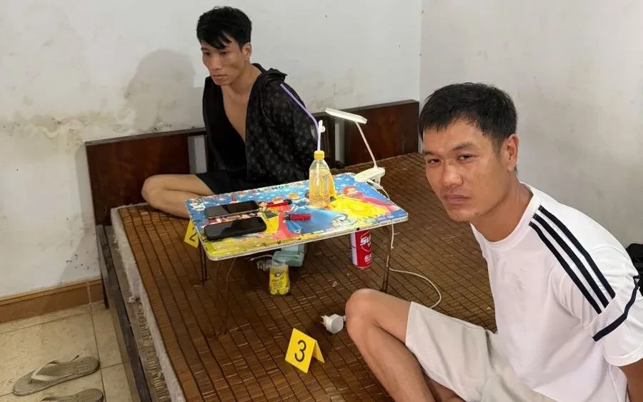 Triệt xóa điểm sử dụng ma túy tại nhà đối tượng nhiều tiền án ở Hưng Yên Triệt xóa điểm sử dụng ma túy tại nhà đối tượng nhiều tiền án ở Hưng Yên