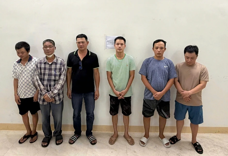 Triệt xóa đường dây cá độ bóng đá qua mạng với số tiền giao dịch gần 60 tỷ đồng Triệt xóa đường dây cá độ bóng đá qua mạng với số tiền giao dịch gần 60 tỷ đồng