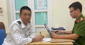 Triệu tập bảo vệ hành hung tài xế trước khu đô thị ở Hà Nội