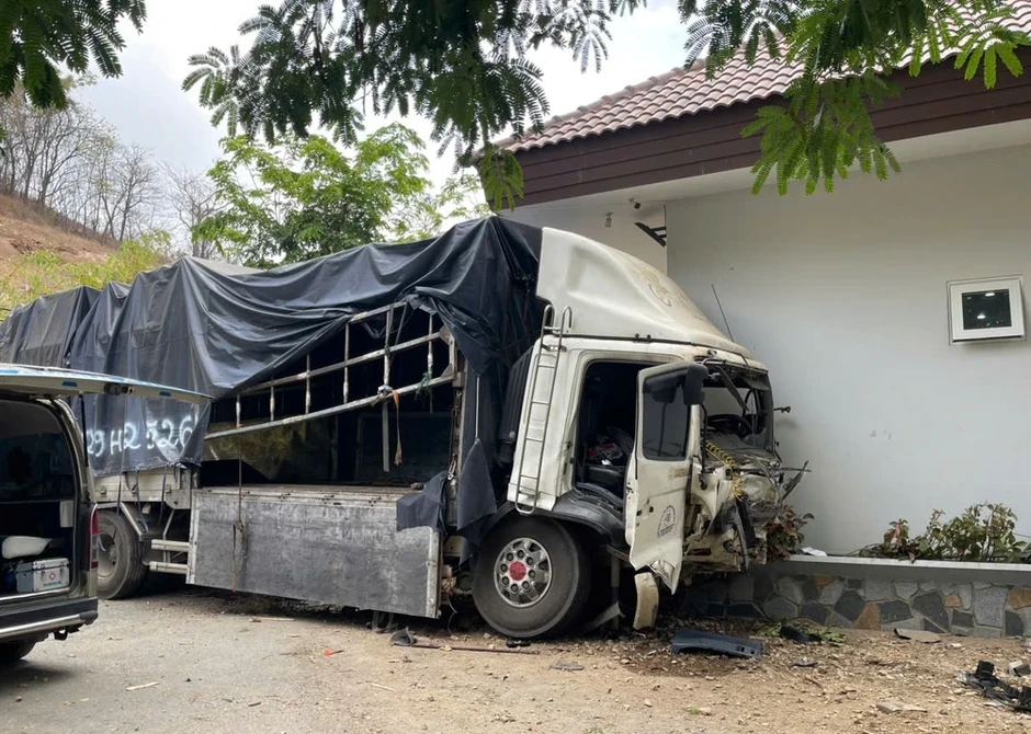 Triệu tập đại diện công ty liên quan vụ ô tô rơi xuống núi Tà Zôn 3 người tử vong Triệu tập đại diện công ty liên quan vụ ô tô rơi xuống núi Tà Zôn 3 người tử vong
