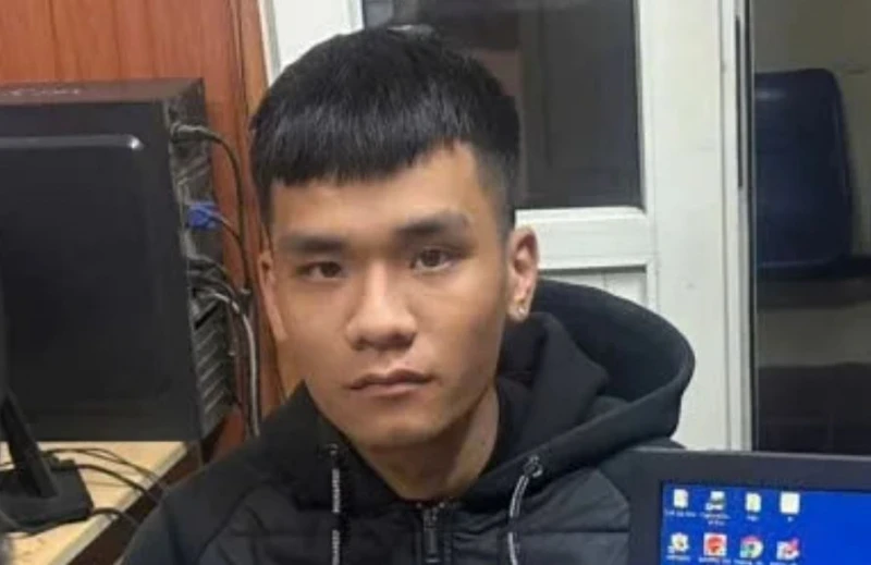 Triệu tập đối tượng đánh liên tiếp vào mặt người phụ nữ Triệu tập đối tượng đánh liên tiếp vào mặt người phụ nữ