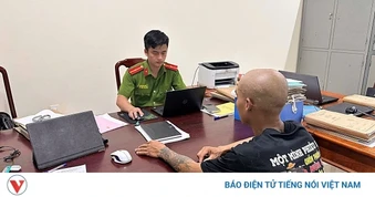 Triệu tập người đàn ông livestream chửi bới, dọa đánh mẹ ở Hà Tĩnh