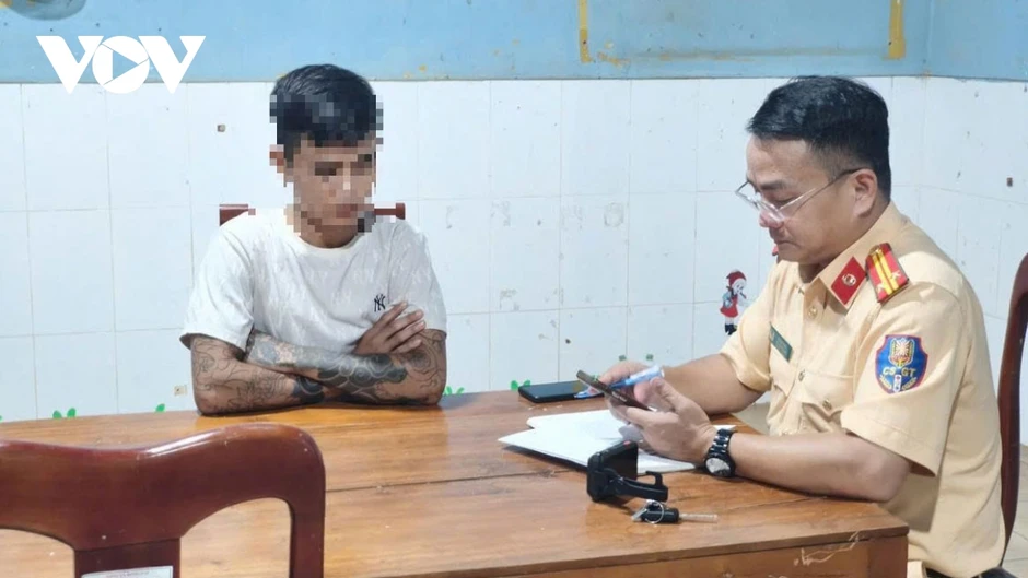 Triệu tập nhóm thanh niên ở Đồng Nai bốc đầu xe, khoe chiến tích trên facebook Triệu tập nhóm thanh niên ở Đồng Nai bốc đầu xe, khoe chiến tích trên facebook