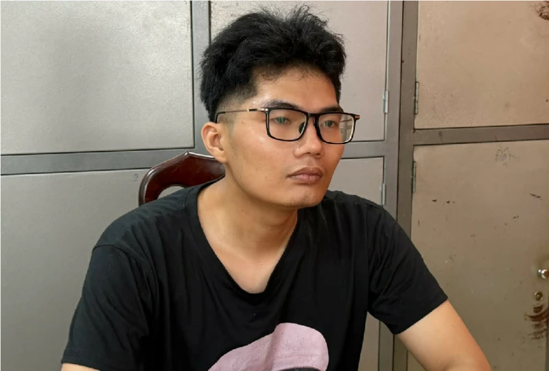 Trộm 5 cây vàng của em gái người yêu mang đi bán Trộm 5 cây vàng của em gái người yêu mang đi bán