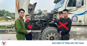 Trộm "hộp đen" xe container rồi bán lấy tiền tiêu xài