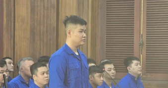 Trộm súng ở bảo tàng rồi rao bán trên mạng xã hội