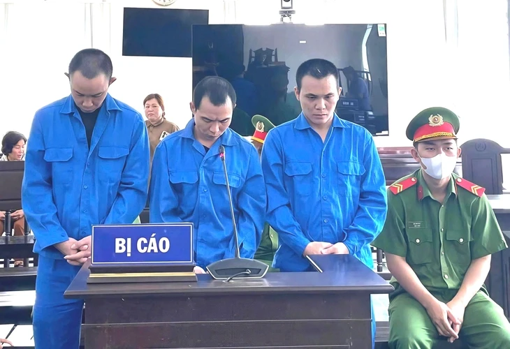 Trộm xe rồi tông chốt chặn khiến 1 người chết, 3 người lãnh án Trộm xe rồi tông chốt chặn khiến 1 người chết, 3 người lãnh án