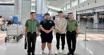 Trục xuất hai người Trung Quốc nhập cảnh trái phép vào Việt Nam