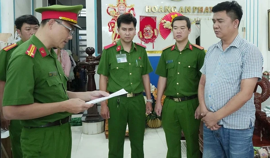 'Trùm' đường dây buôn lậu dầu vào Cần Thơ bị bắt