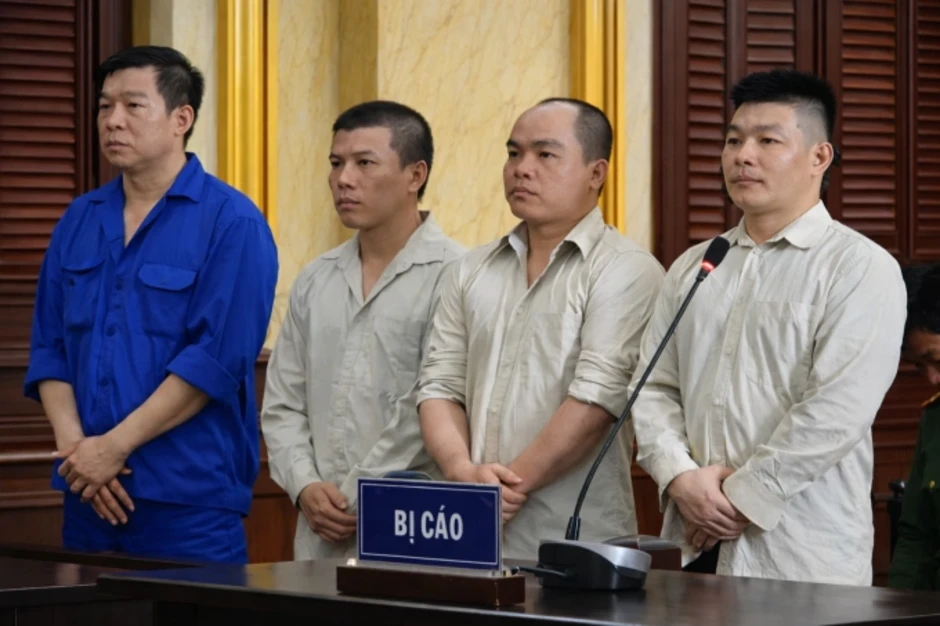'Trùm' tín dụng đen dí súng ép giám đốc ngân hàng ký giấy nợ 'Trùm' tín dụng đen dí súng ép giám đốc ngân hàng ký giấy nợ