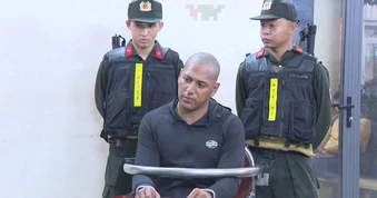 Trung tướng Mai Hoàng trực tiếp lấy lời khai 2 bị can nổ súng ở Bến Thành
