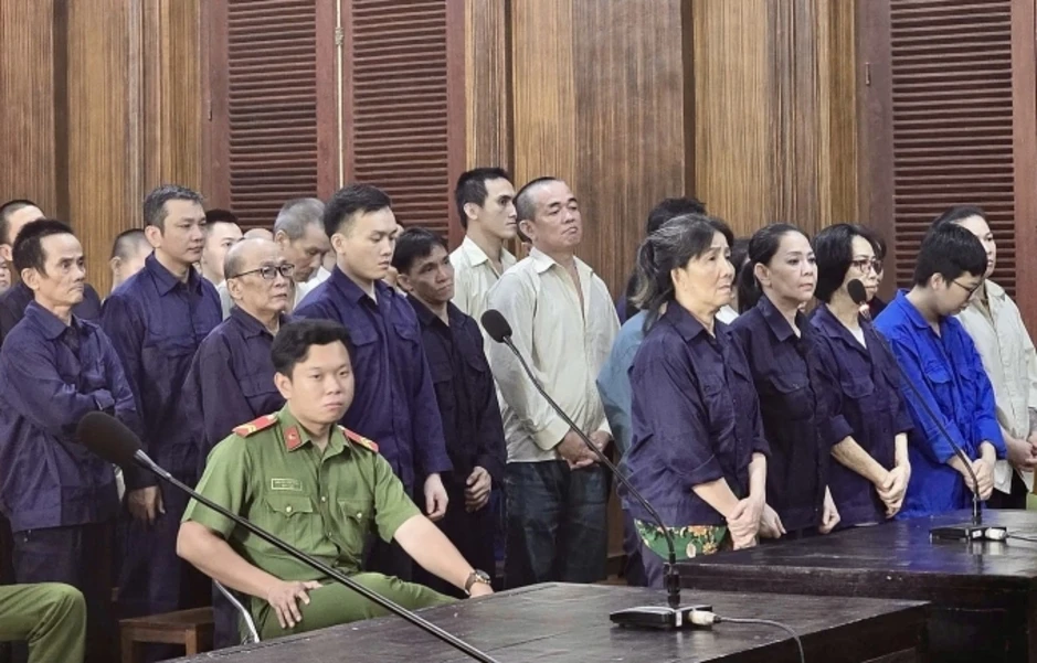 Trưởng công an phường và cấp dưới bảo kê tội phạm ma túy Trưởng công an phường và cấp dưới bảo kê tội phạm ma túy