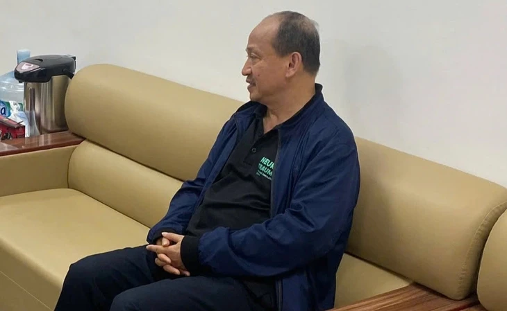 Trưởng khoa dược Bệnh viện Y học cổ truyền trung ương bị bắt vì buôn lậu hơn 50 tấn caffeine Trưởng khoa dược Bệnh viện Y học cổ truyền trung ương bị bắt vì buôn lậu hơn 50 tấn caffeine